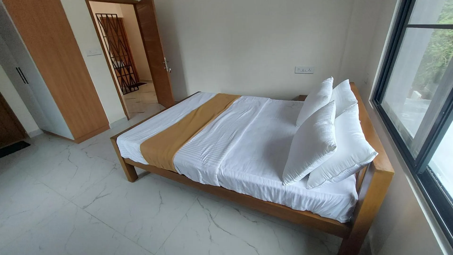 Sallyies Homestay Gust House Kottayam